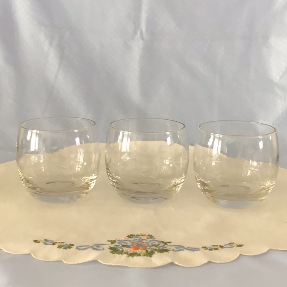 Vintage Etched glassware. Set of 3.
